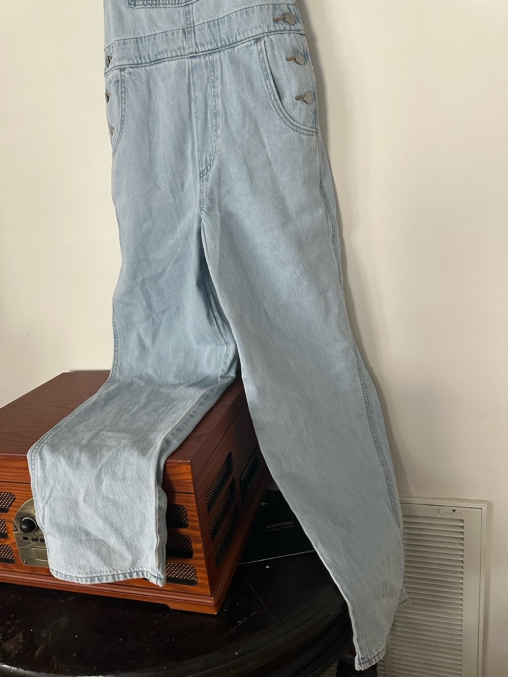 Light Wash Denim Overalls - Classic Bib Style Levi - Picture 3 of 10